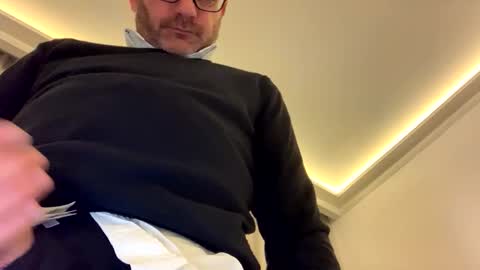 blueeyedboy021170 online show from 12/02/25, 09:21