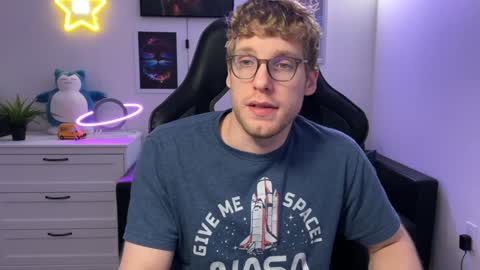 blueeyedtallguy online show from 12/04/24, 09:24