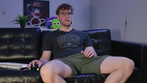 blueeyedtallguy online show from 10/28/25, 01:09