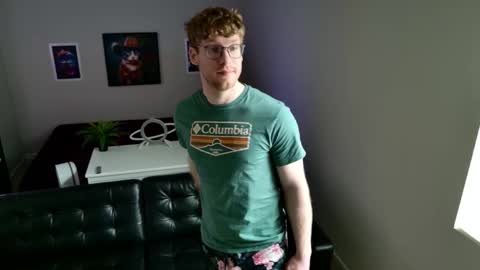 Snapshot of blueeyedtallguy chatting on 03/17/26, 09:07 blueeyedtallguy online show from 03/17/26, 09:07