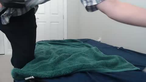 blue eyed twink online show from 03/22/26, 09:51