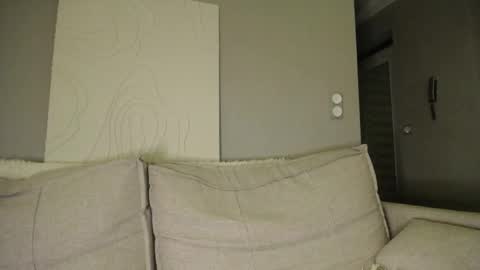 Snapshot of blueeyeess chatting on 01/10/25, 01:52 Alina online show from 01/10/25, 01:52