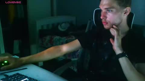 bluegaze6227724 online show from 12/04/25, 08:01