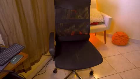 FLORAA online show from 11/11/25, 10:37