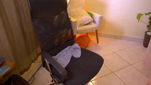 FLORAA online show from 11/18/25, 10:31