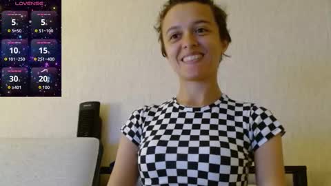 Snapshot of bluevixen7 chatting on 09/26/25, 03:21 bluevixen7 online show from 09/26/25, 03:21