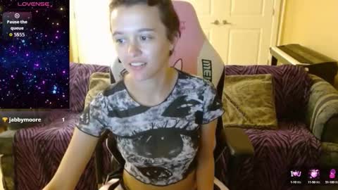 Snapshot of bluevixen7 chatting on 10/16/25, 12:44 bluevixen7 online show from 10/16/25, 12:44