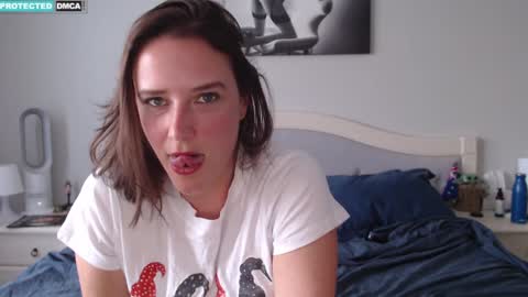 Snapshot of bluexstacey chatting on 12/14/25, 01:44 Stacey online show from 12/14/25, 01:44