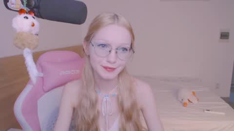 Snapshot of blush_alert chatting on 06/16/26, 11:02 Diana online show from 06/16/26, 11:02