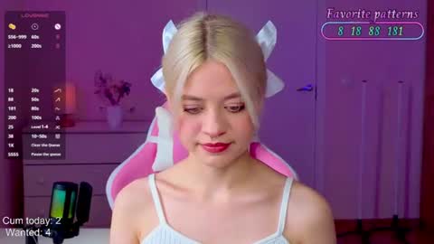 Snapshot of blush_im_crush chatting on 06/22/26, 01:52 Wendy online show from 06/22/26, 01:52