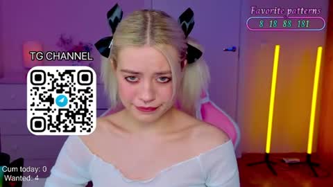 Snapshot of blush_im_crush chatting on 06/25/26, 02:21 Wendy online show from 06/25/26, 02:21