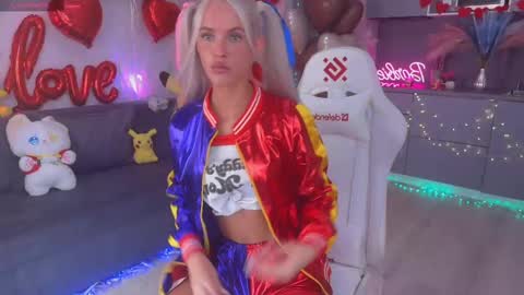 Mikki chan online show from 02/14/25, 08:42