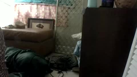 Snapshot of blushbitxh chatting on 12/16/24, 11:01 BLUSHBITXH online show from 12/16/24, 11:01