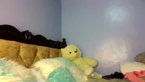 Snapshot of blushkiki chatting on 09/16/25, 06:42 kariin online show from 09/16/25, 06:42