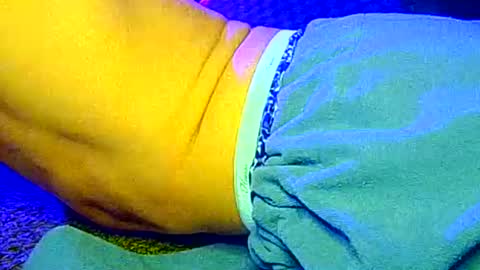 bmurray13kc2 online show from 10/21/25, 07:42