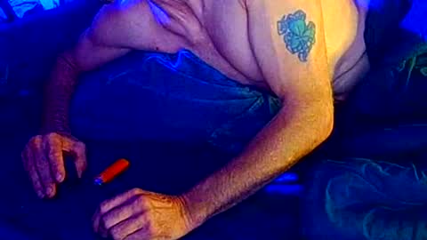 bmurray13kc2 online show from 10/27/25, 09:02