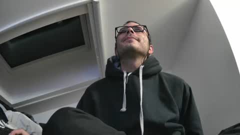 Snapshot of bo22222222 chatting on 10/13/25, 09:04 bo22222222 online show from 10/13/25, 09:04