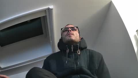 bo22222222 online show from 12/18/25, 05:13