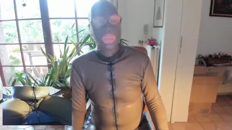 SlaveRobert online show from 10/20/25, 12:27