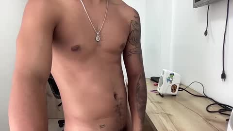 Bob  INDEPENDENT MODEL online show from 10/11/25, 03:10