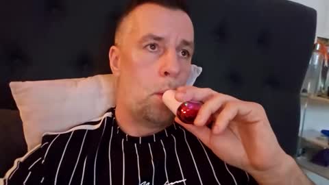 Snapshot of bobberman78 chatting on 03/15/26, 05:52 Dan online show from 03/15/26, 05:52