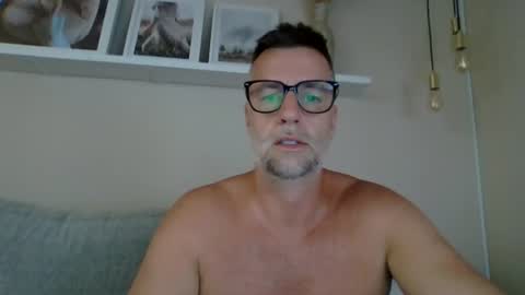 Snapshot of bobberman78 chatting on 07/18/26, 05:39 Dan online show from 07/18/26, 05:39