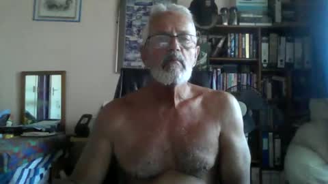 Snapshot of bobbgud chatting on 05/24/26, 01:49 Bobbgud online show from 05/24/26, 01:49