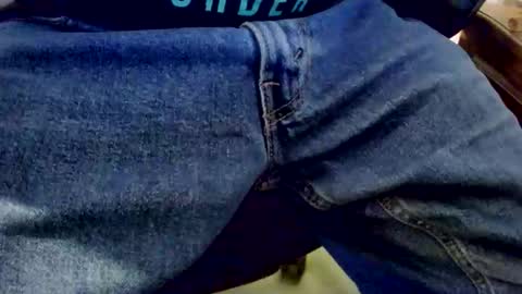 Snapshot of bobbie420_ chatting on 11/04/25, 02:32 bobbie420_ online show from 11/04/25, 02:32