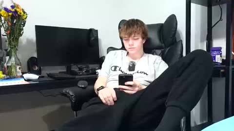 bobby72738 online show from 02/11/26, 03:33