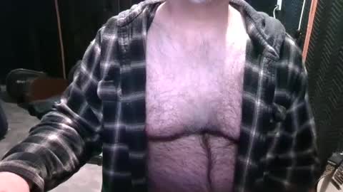 Snapshot of bobbyhill27b chatting on 03/12/25, 04:02 BobbyHill27b online show from 03/12/25, 04:02