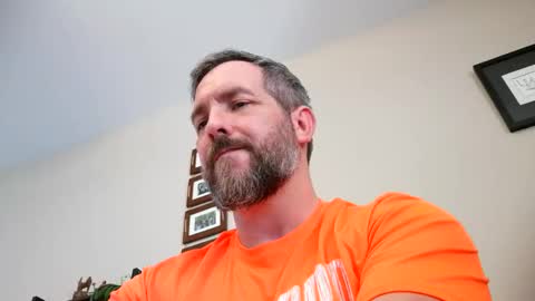 Snapshot of bobchmw chatting on 05/14/26, 10:16 Bobchmw online show from 05/14/26, 10:16