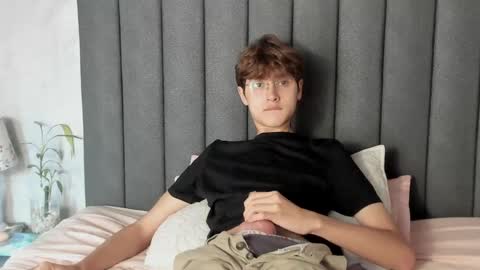 Boleyn online show from 01/31/25, 01:02