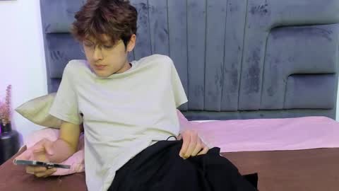 Boleyn online show from 02/21/25, 01:22