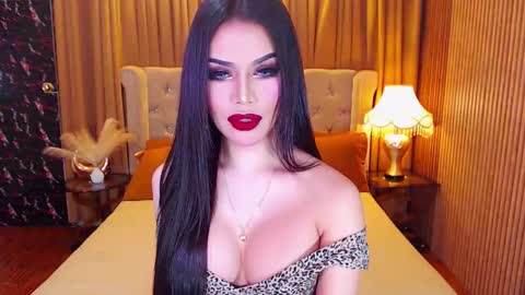 Snapshot of bombshellanita chatting on 10/05/25, 06:06 bombshellanita online show from 10/05/25, 06:06