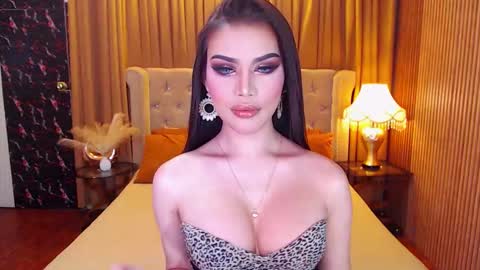 Snapshot of bombshellanita chatting on 10/08/25, 06:49 bombshellanita online show from 10/08/25, 06:49