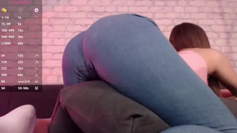 Snapshot of bonbon_aria chatting on 12/15/25, 04:28 Aria online show from 12/15/25, 04:28