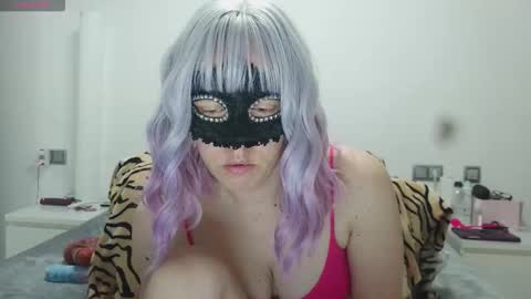 Lucy online show from 03/31/26, 07:31