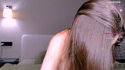 Snapshot of bondgirl4fun chatting on 01/31/25, 02:28 Olly online show from 01/31/25, 02:28