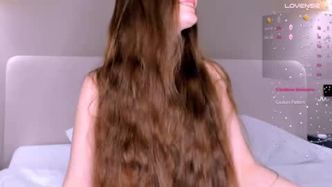Snapshot of bondgirl4fun chatting on 02/09/25, 10:31 Olly online show from 02/09/25, 10:31