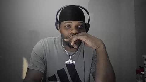Snapshot of bonesda477613 chatting on 04/19/26, 02:00 bonesda477613 online show from 04/19/26, 02:00