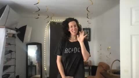 Snapshot of bonfirebonnie chatting on 01/14/25, 02:22 Bonnie online show from 01/14/25, 02:22