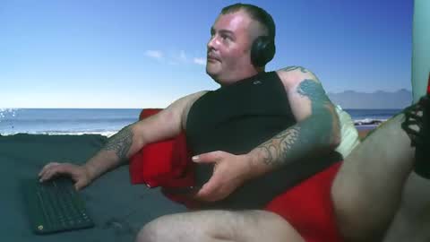 Snapshot of bongolian chatting on 12/11/24, 06:47 SkullBone online show from 12/11/24, 06:47