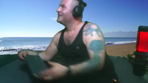 Snapshot of bongolian chatting on 12/12/24, 01:10 SkullBone online show from 12/12/24, 01:10