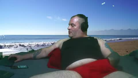 Snapshot of bongolian chatting on 12/14/24, 03:07 SkullBone online show from 12/14/24, 03:07