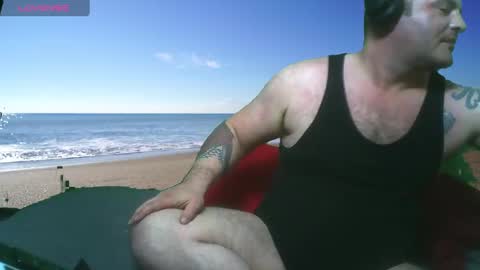 Snapshot of bongolian chatting on 01/09/25, 04:08 SkullBone online show from 01/09/25, 04:08