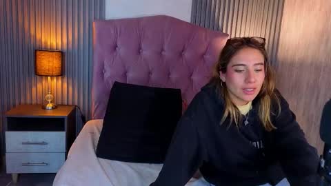 bonnali_lune online show from 03/22/26, 10:18