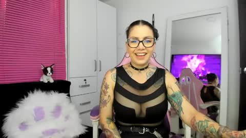Snapshot of bonnie_ray40 chatting on 05/19/26, 06:47 bonnie online show from 05/19/26, 06:47
