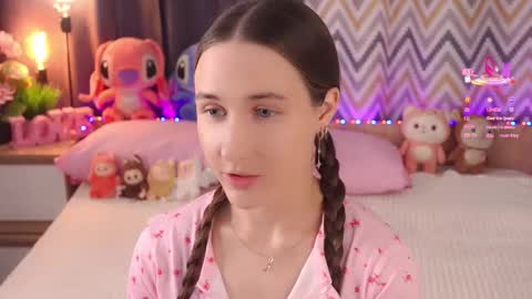 Emma online show from 09/20/25, 01:17