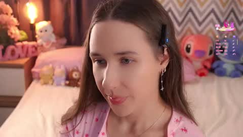 Emma online show from 10/03/25, 01:13