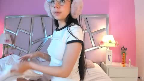 Snapshot of bonniepark_ chatting on 05/04/26, 01:07 Bonnie online show from 05/04/26, 01:07
